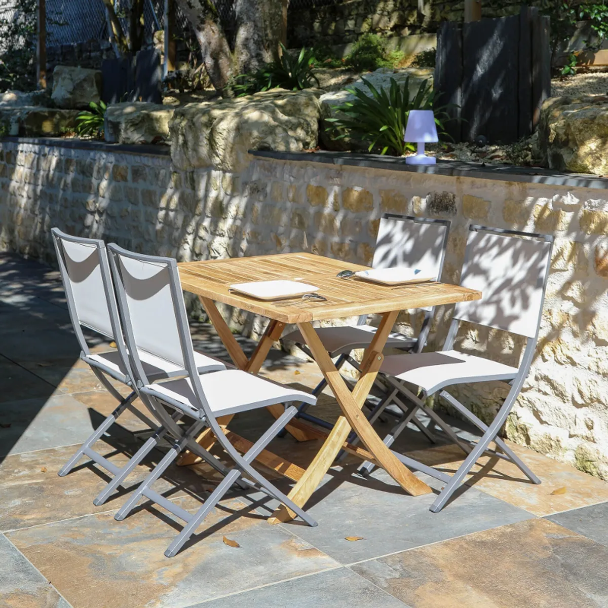 Tanama - Table de jardin rectangulaire pliante en teck massif