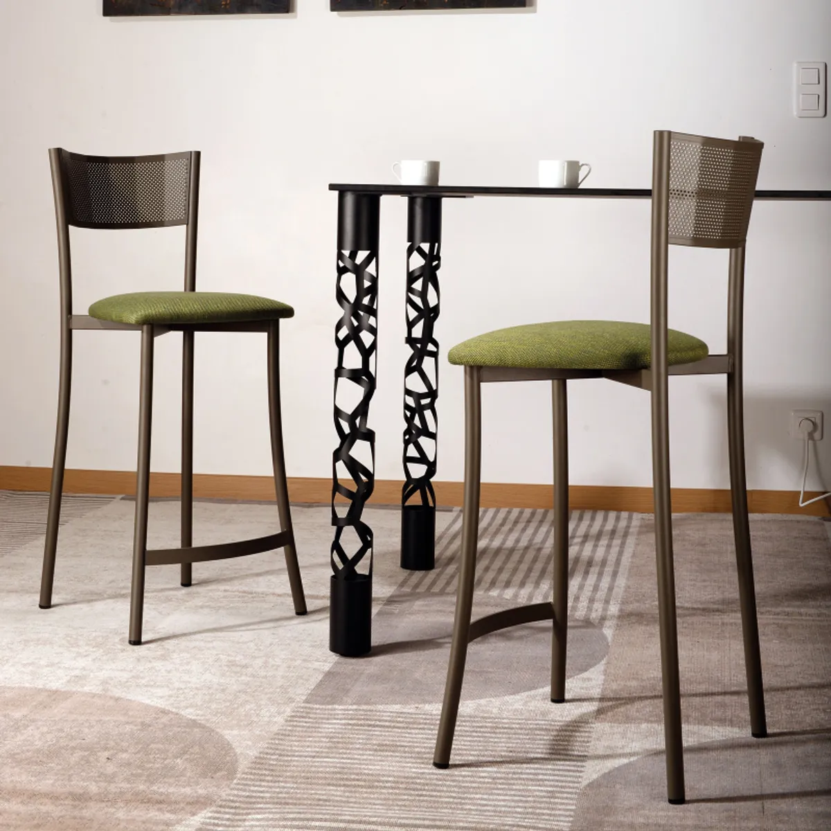 Wasabi Carrier® - Tabouret haut assise en tissu et structure en métal fabrication française