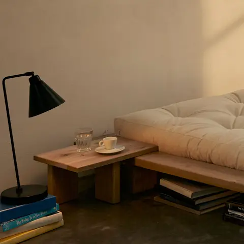Table de chevet en chêne massif Karup Design JAPAN